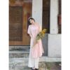 ao-dai-cach-tan-voan-hong